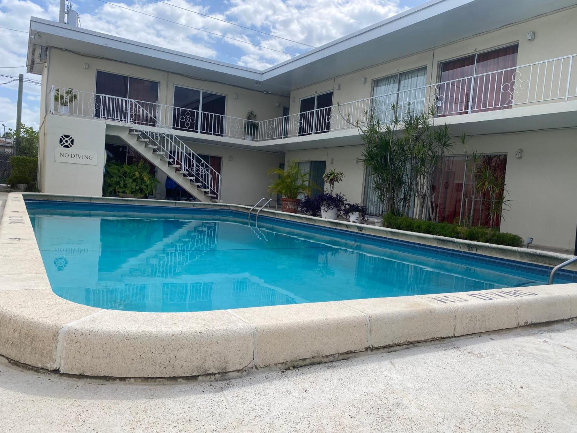 Queens Lodge Motel 西棕榈滩 外观 照片